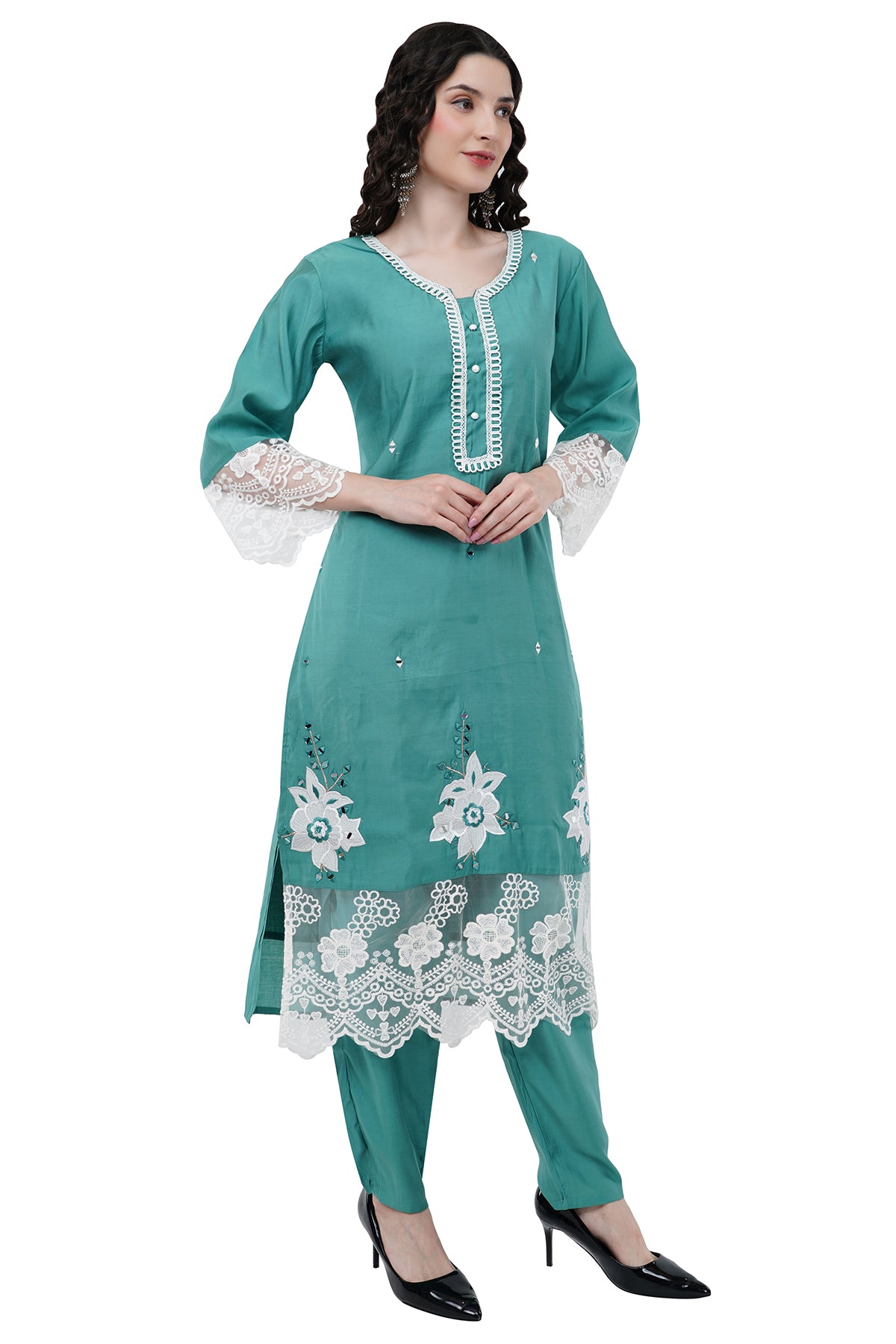 Elegant Embroidered Green Women's Kurta Set With Duppatta
