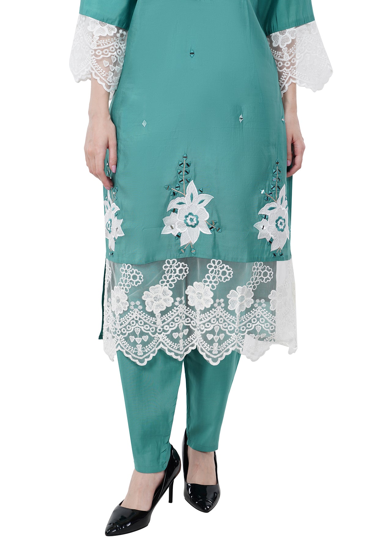 Elegant Embroidered Green Women's Kurta Set With Duppatta