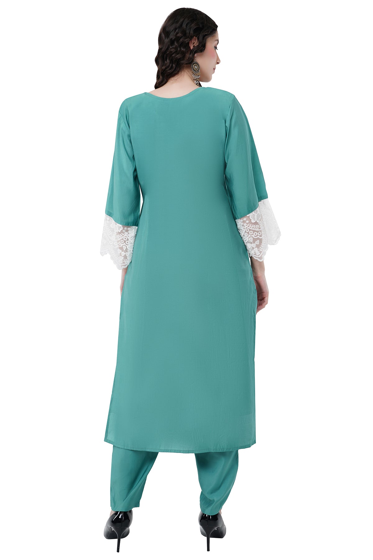 Elegant Embroidered Green Women's Kurta Set With Duppatta